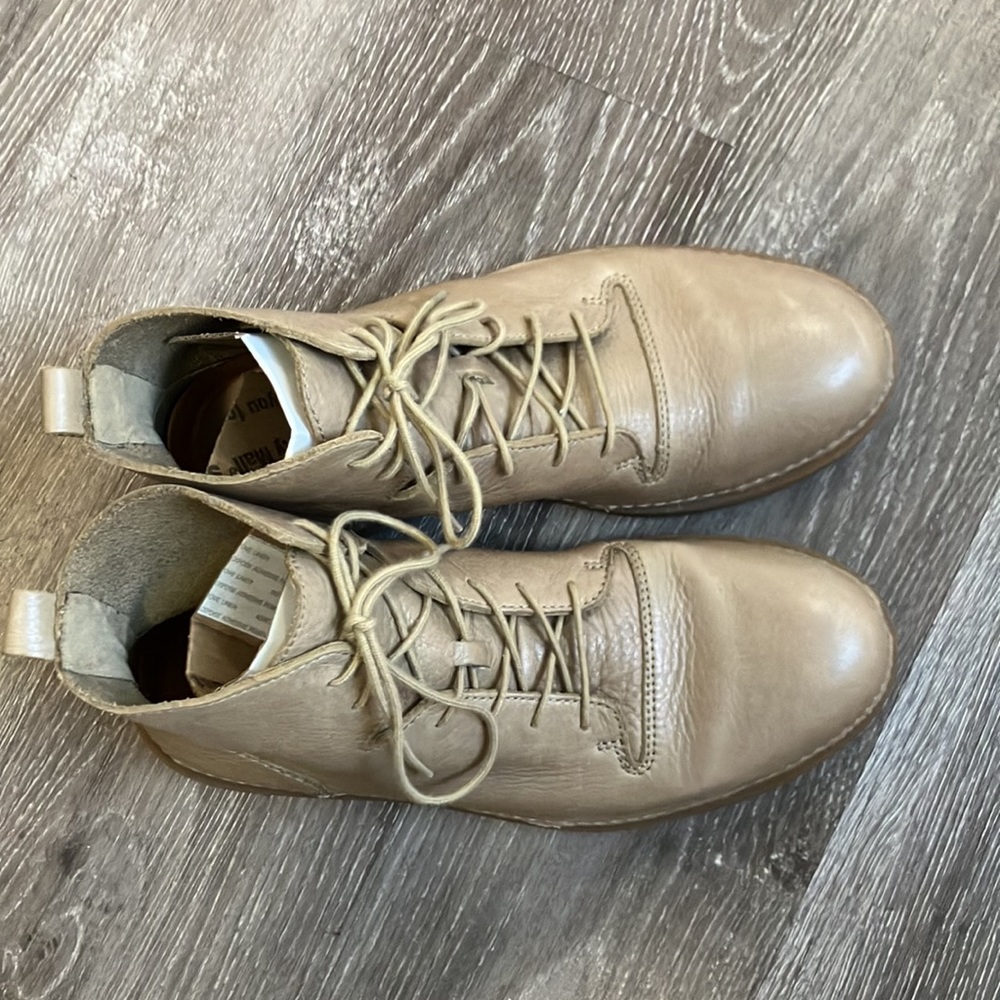 Clarks - Picture 5 of 17